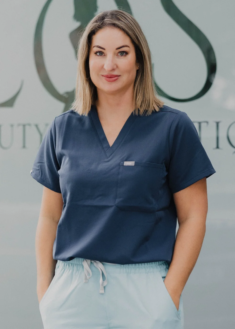 Lisa Van Dyk Gloss